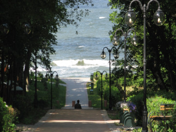 аллея в парке Беккера аллея в парке Беккера